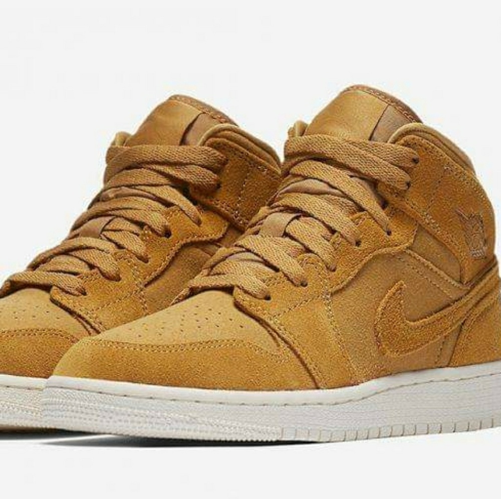 (SOLD) NIB RETRO 1 Js WOMEN 8